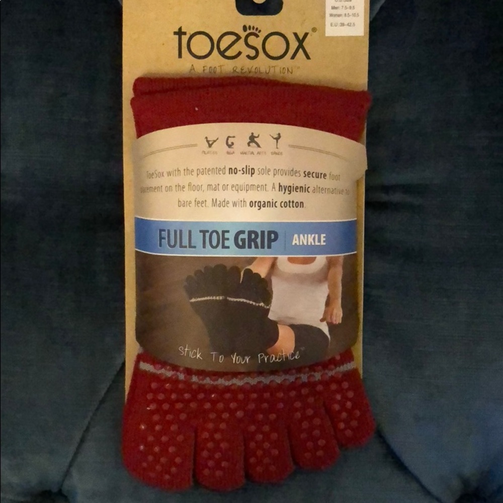 NWT toesox 4 yoga or Pilates